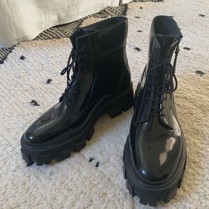 Cool Lemon Jelly rain boots!
